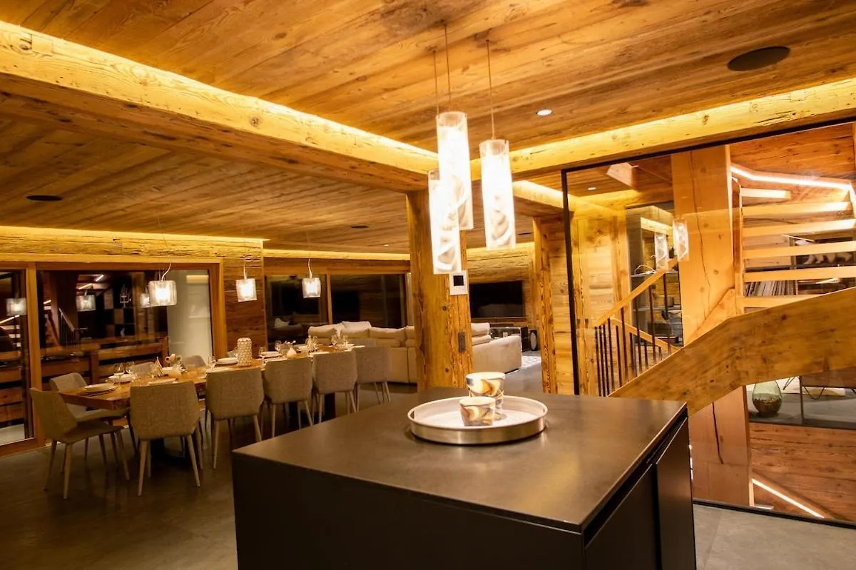 La Clusaz Chalet Anthocyane 14 People, Heated Pool